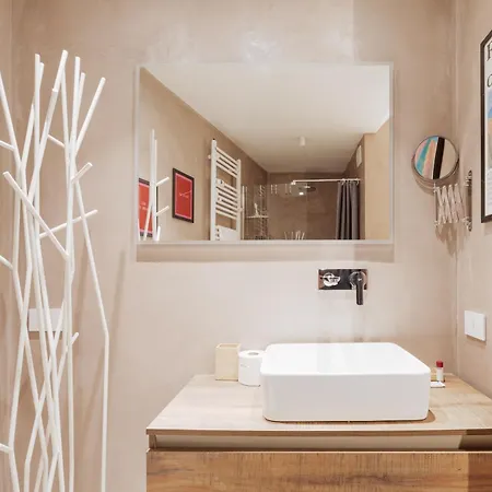 Chic & Modern Flat Just 450 Mt From Centrale Fs Apartamento *